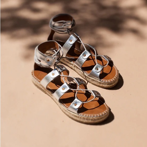 CHARLOTTE STONE Silver Metallic Leather Joni Gladiator Espadrille Sandals Sz 10 - Picture 1 of 16